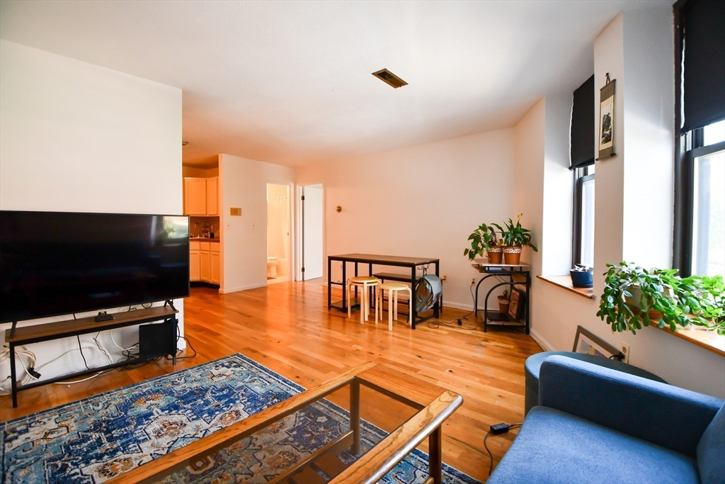 386 Commercial # 3d Property Photo 1
