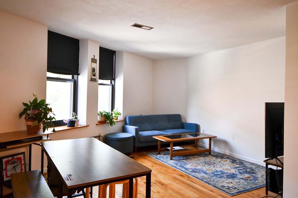 386 Commercial # 3d Property Photo 2