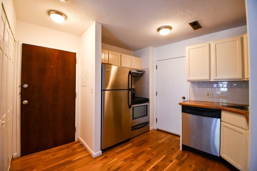386 Commercial # 3d Property Photo 3