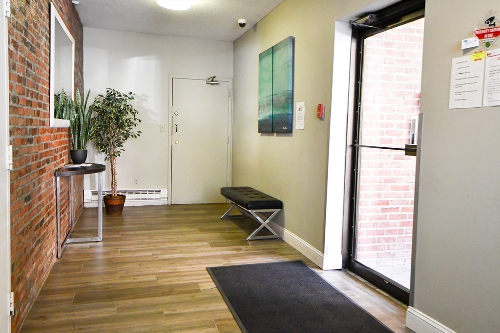 386 Commercial # 3d Property Photo 12