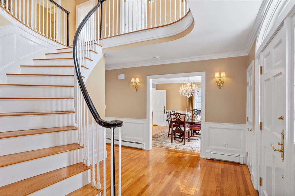 7 Lothrop Circle Property Photo 2