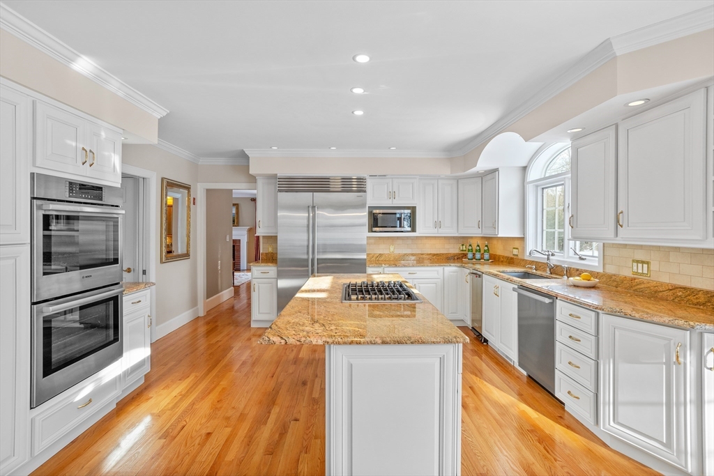 7 Lothrop Circle Property Photo 3