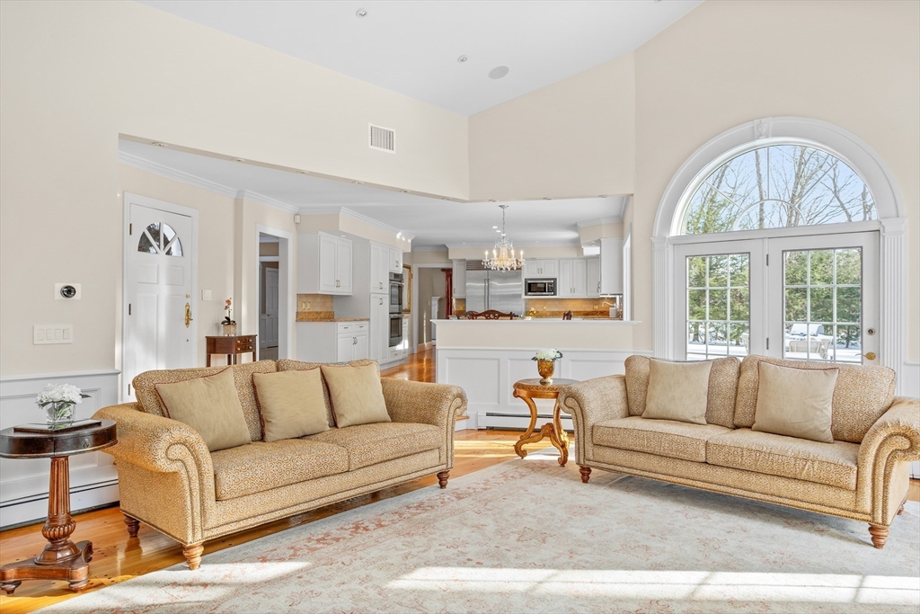 7 Lothrop Circle Property Photo 6