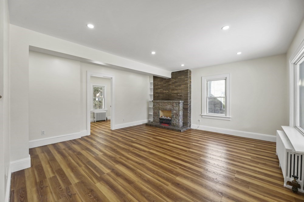 246 1/2 Columbia St. Property Photo 3