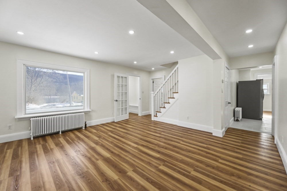 246 1/2 Columbia St. Property Photo 5
