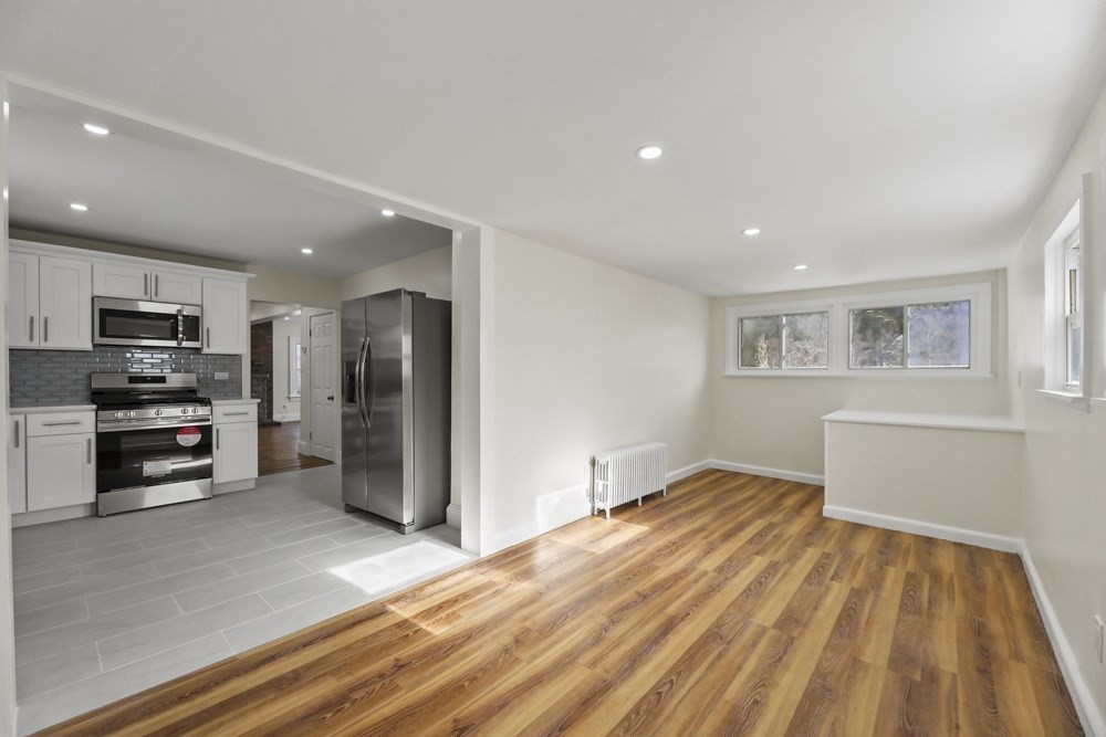 246 1/2 Columbia St. Property Photo 11