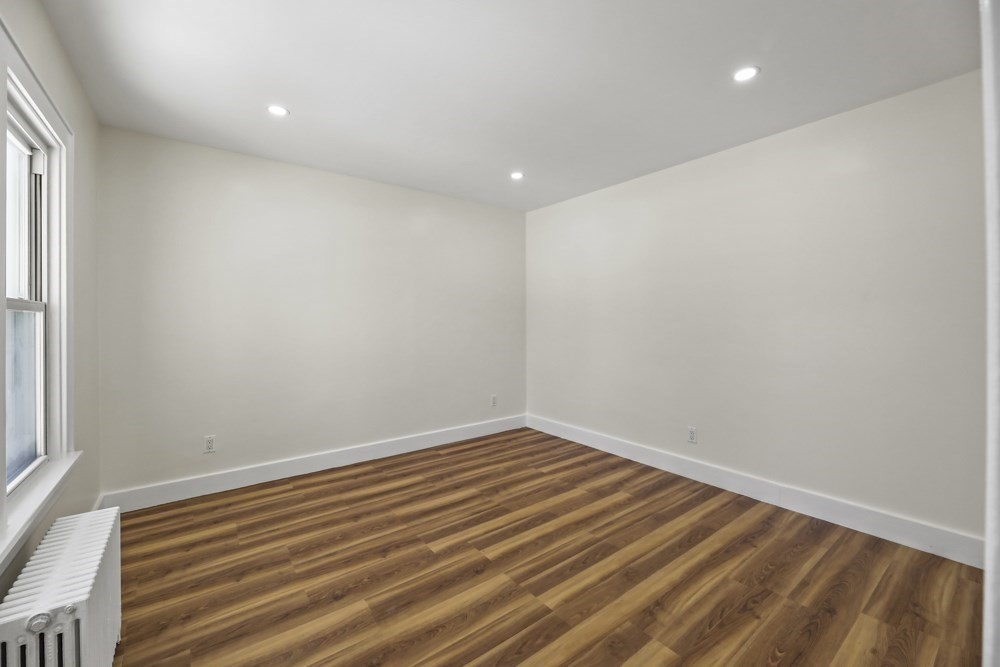 246 1/2 Columbia St. Property Photo 14