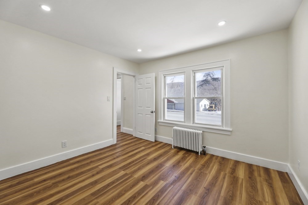 246 1/2 Columbia St. Property Photo 15