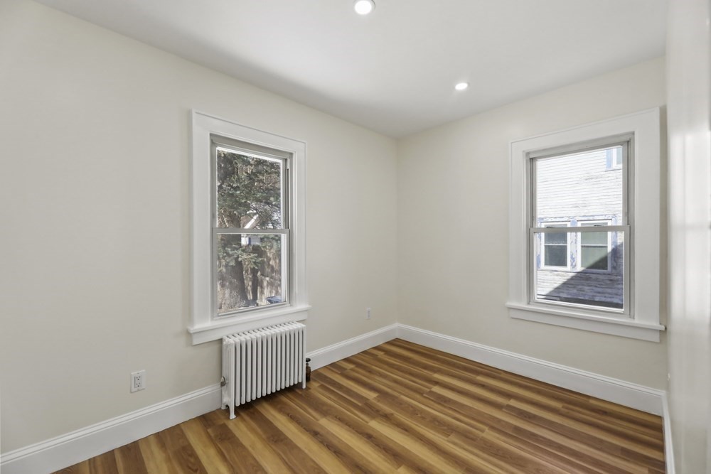 246 1/2 Columbia St. Property Photo 16