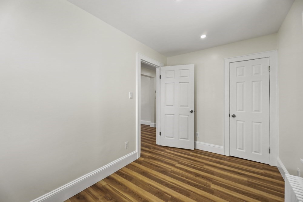 246 1/2 Columbia St. Property Photo 17