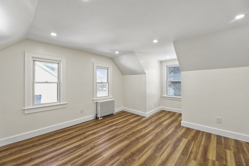 246 1/2 Columbia St. Property Photo 19