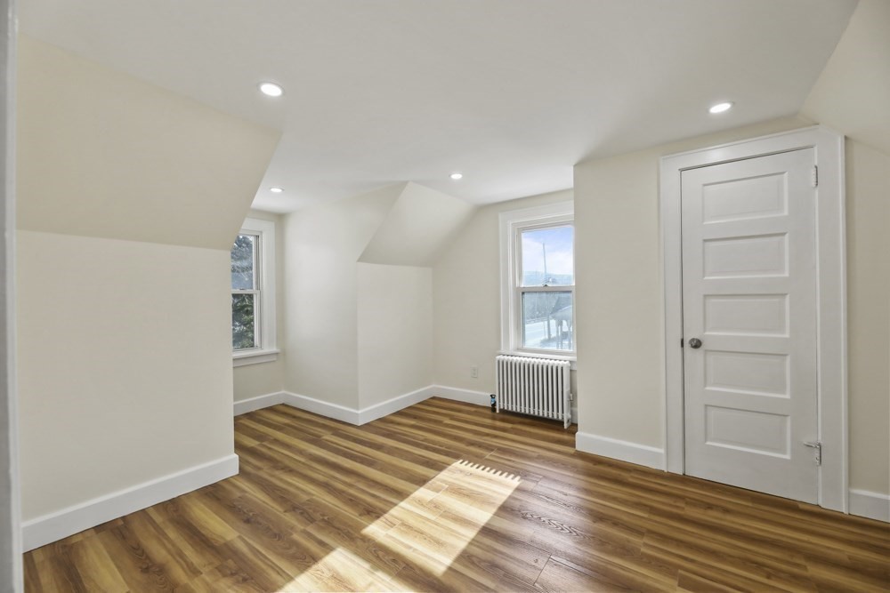 246 1/2 Columbia St. Property Photo 22