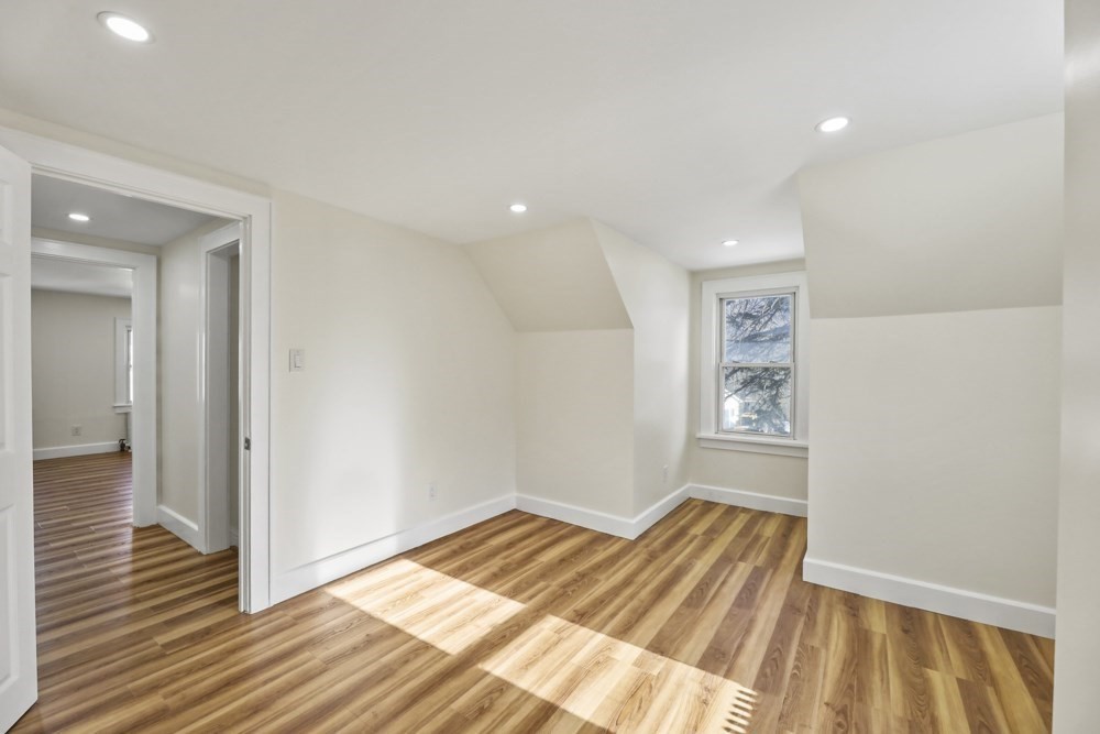 246 1/2 Columbia St. Property Photo 23
