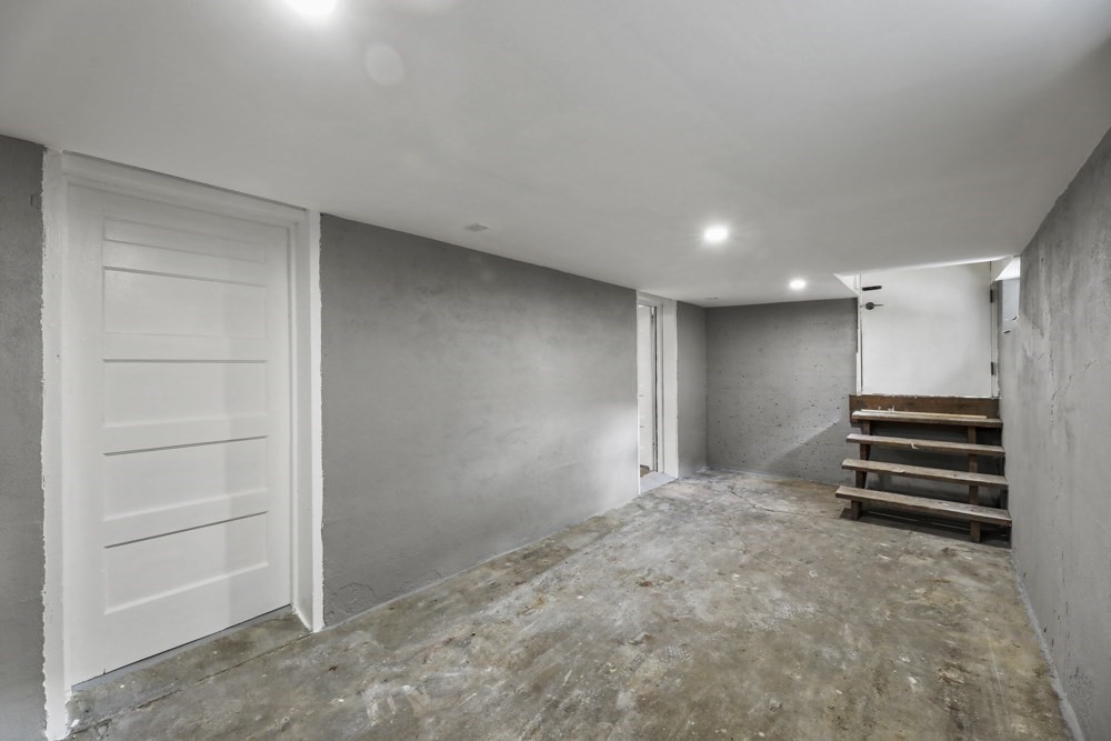 246 1/2 Columbia St. Property Photo 30