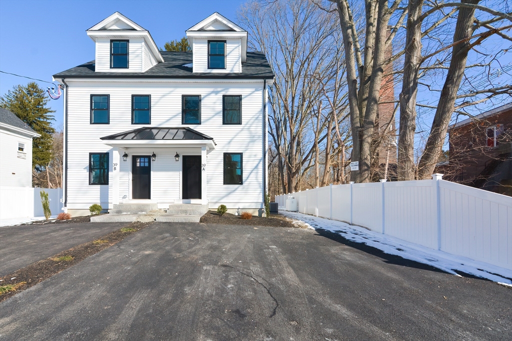 39 Chandler Ave # A Property Photo 3