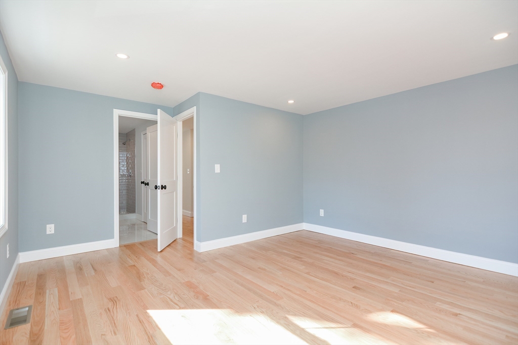39 Chandler Ave # A Property Photo 19