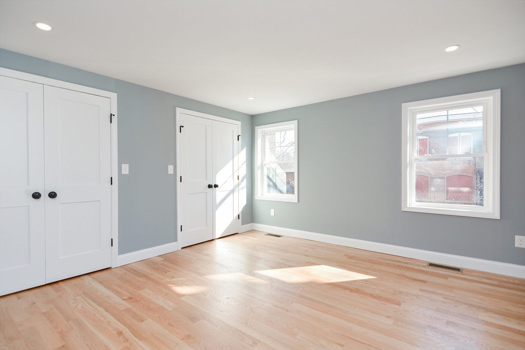 39 Chandler Ave # A Property Photo 21