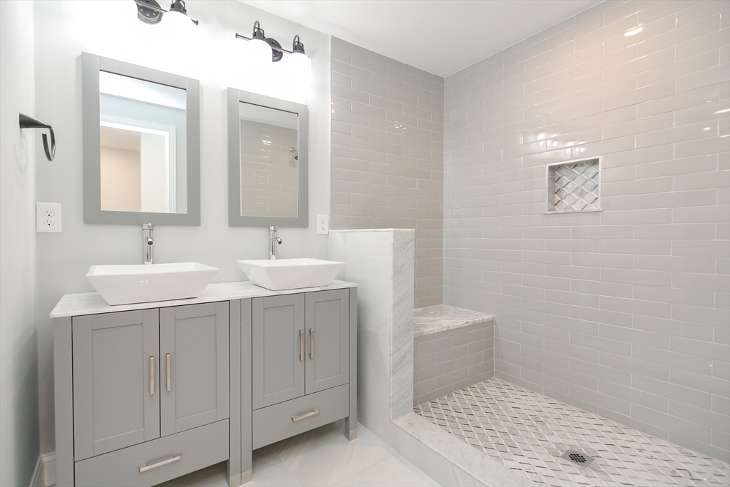 39 Chandler Ave # A Property Photo 22