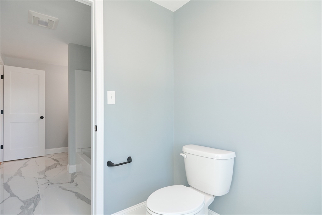 39 Chandler Ave # A Property Photo 28