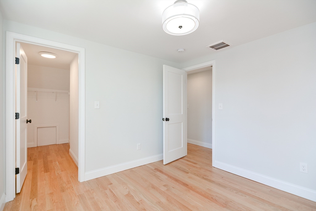 39 Chandler Ave # A Property Photo 31