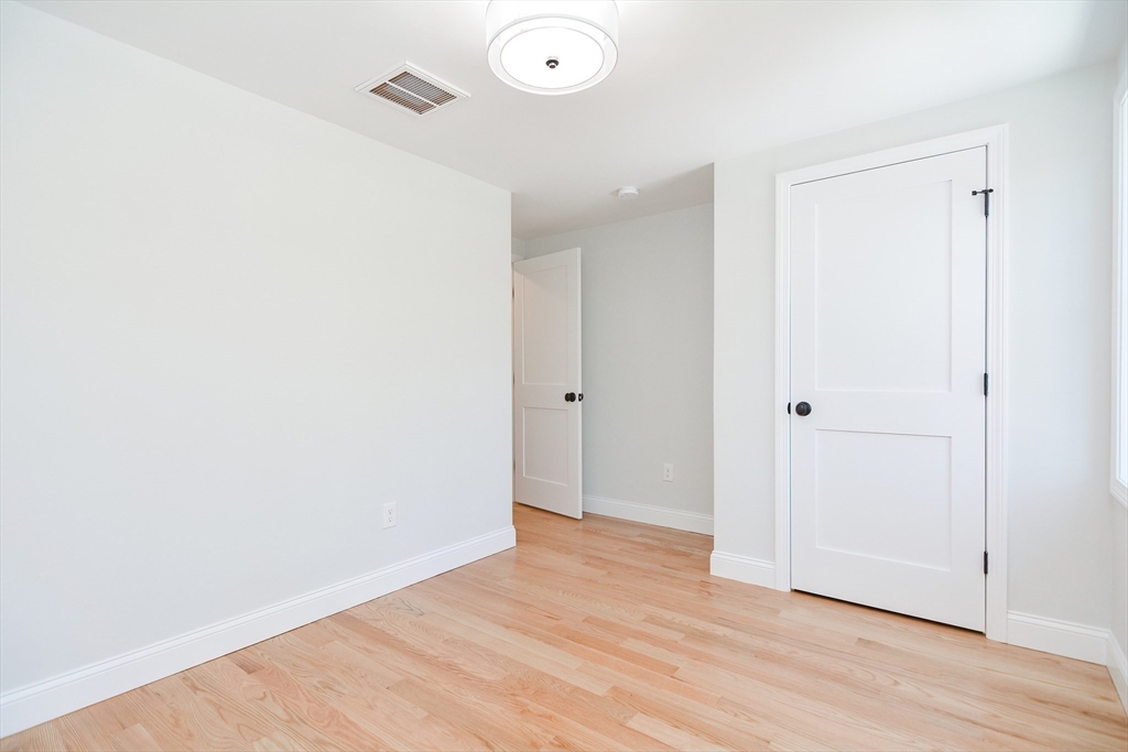 39 Chandler Ave # A Property Photo 35