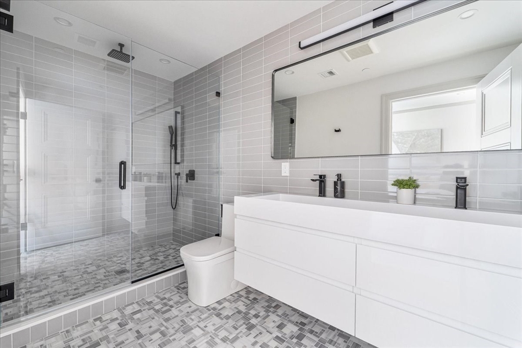 57 University Road # 2 Property Photo 11