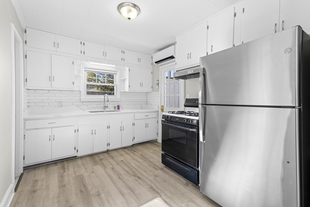 1043 Read St Property Photo 5