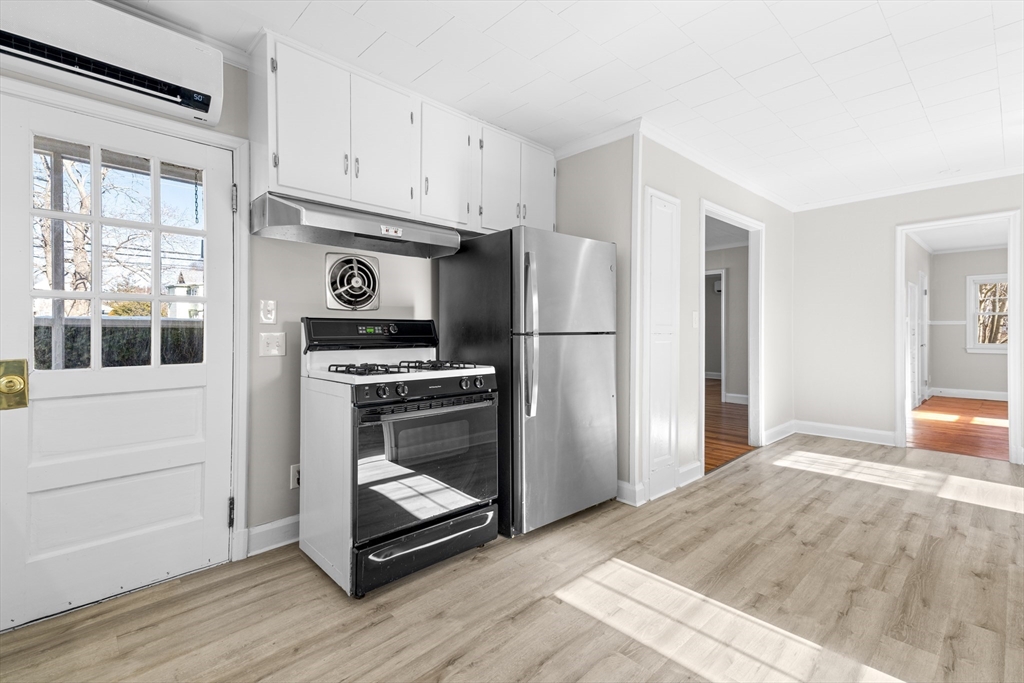 1043 Read St Property Photo 8
