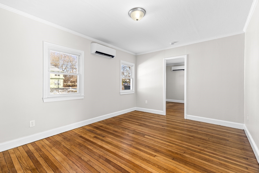 1043 Read St Property Photo 11