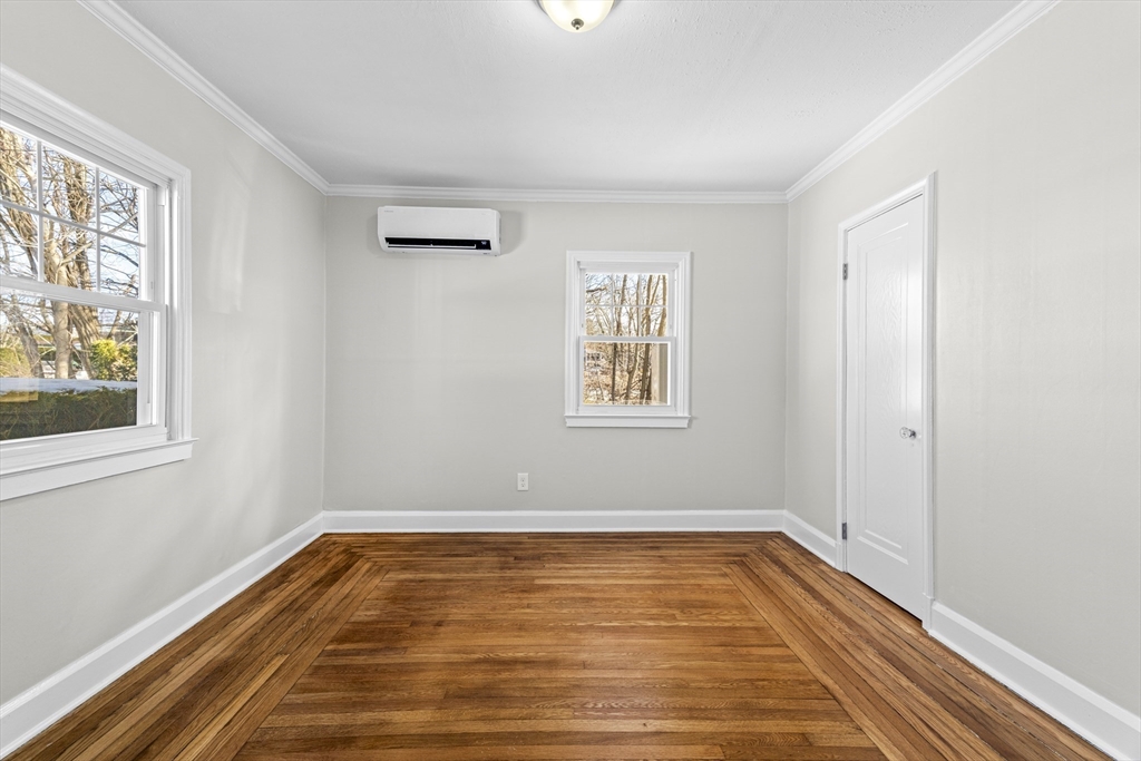 1043 Read St Property Photo 12