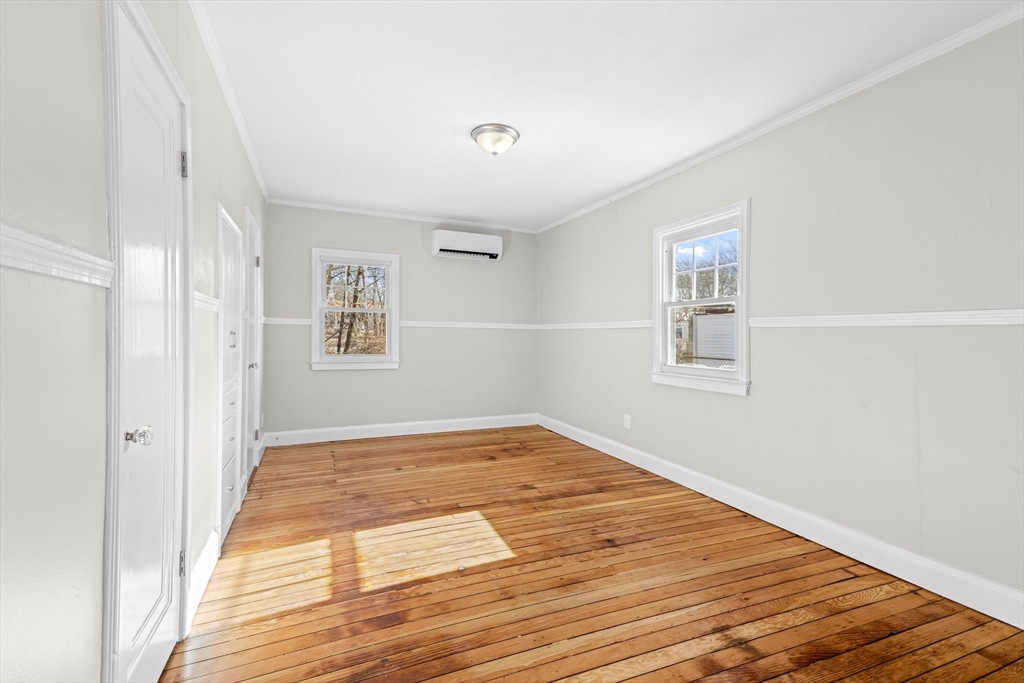 1043 Read St Property Photo 15