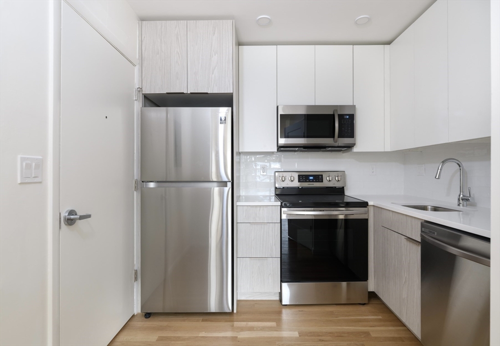 40 Parker Hill Ave # 8 Property Photo 1