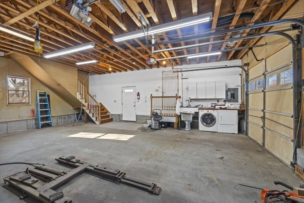 9 Cynthia Ave Property Photo 23