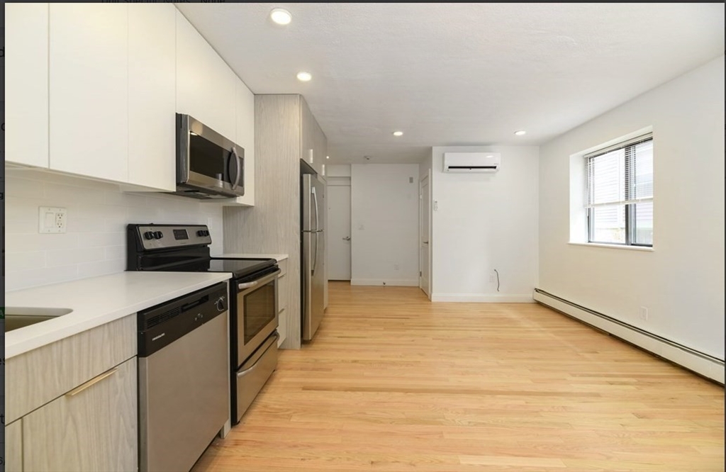198 Hillside # 5 Property Photo 1
