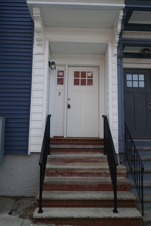 5 Monmouth St # 3 Property Photo 4
