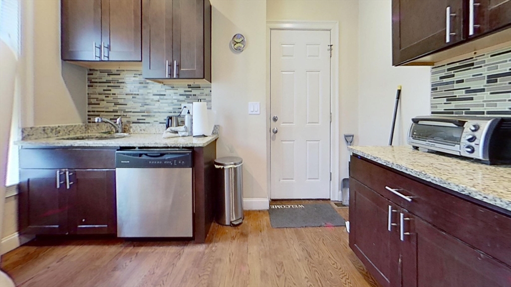 2971 Washington St. # A Property Photo 1