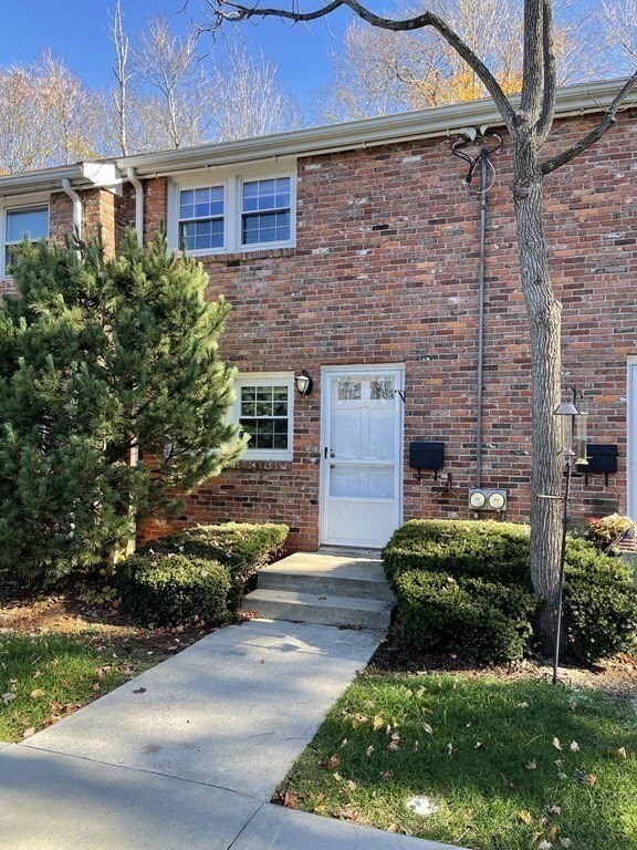 20 Regency Dr # 20 Property Photo