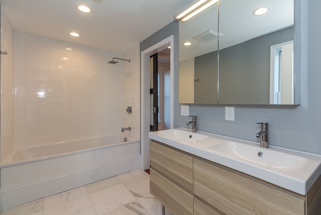 150-152 Huron Avenue # 152 Property Photo 9
