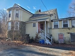 137 Pond St Property Photo 4