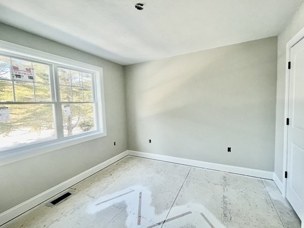 36 Montbatten Rd # A Property Photo 9