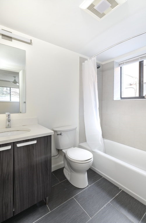 40 Parker Hill Ave # 2 Property Photo 4