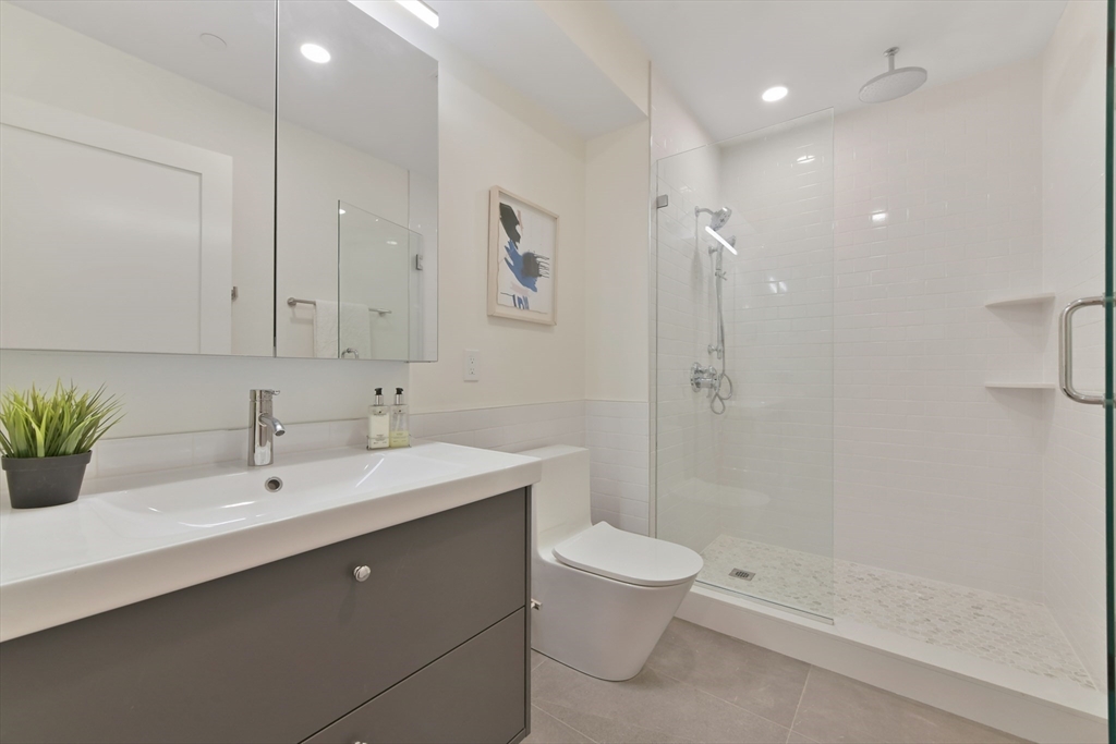 213 Harvard # 7 Property Photo 17
