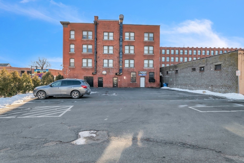 886-892 State St # 888 Property Photo 23