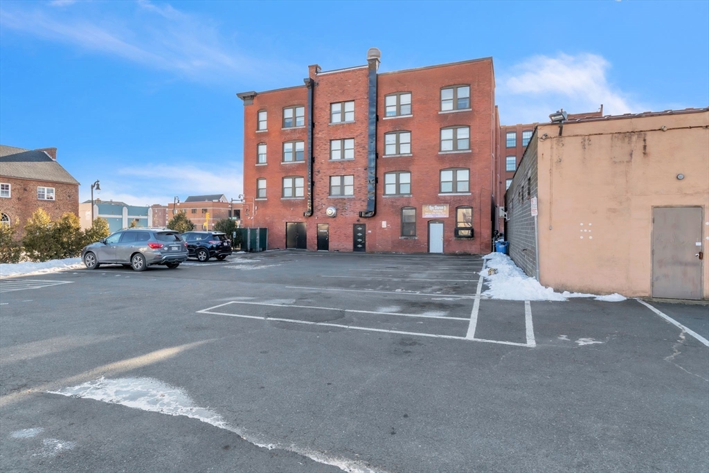 886-892 State St # 888 Property Photo 24
