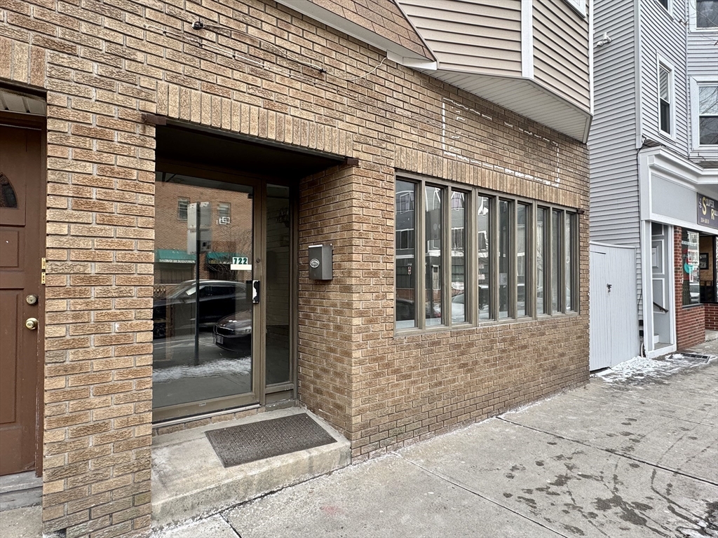 722 Cambridge St Property Photo 8
