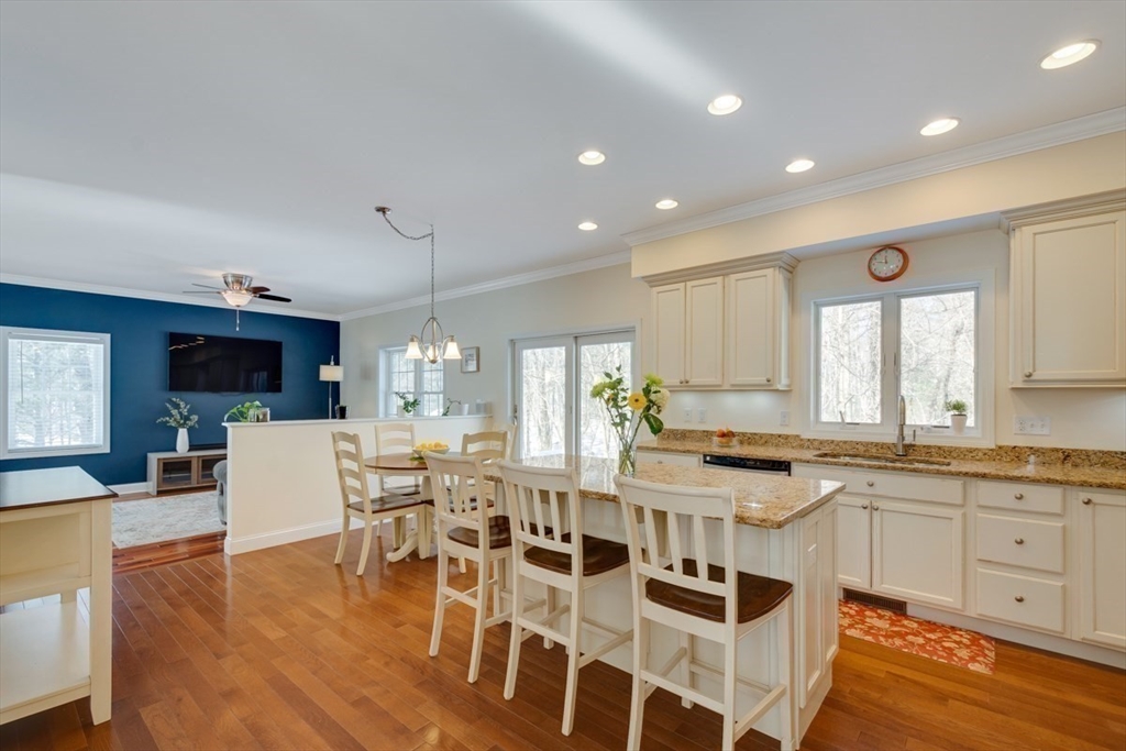 61 Granville Lane Property Photo
