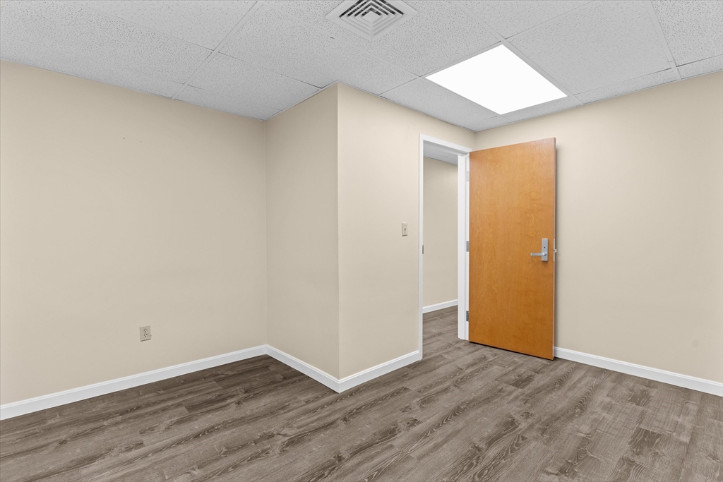 2 Bourbon Property Photo 6
