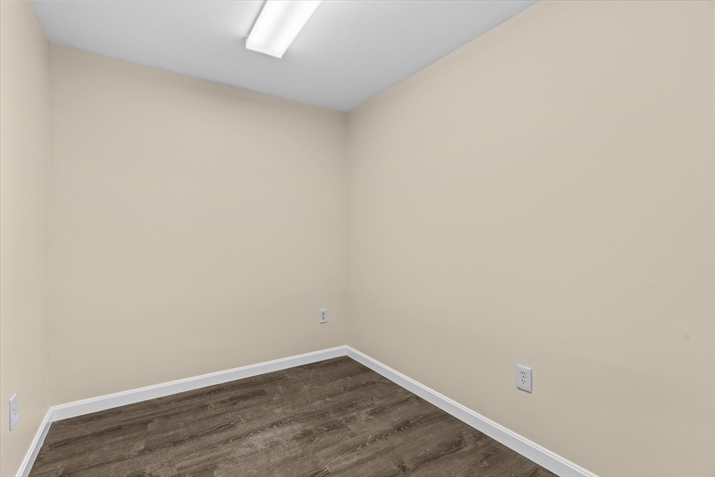 2 Bourbon Property Photo 8