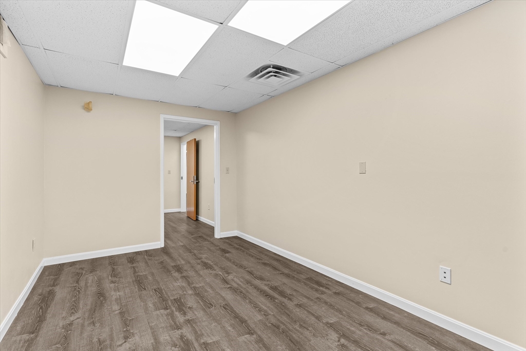 2 Bourbon Property Photo 11