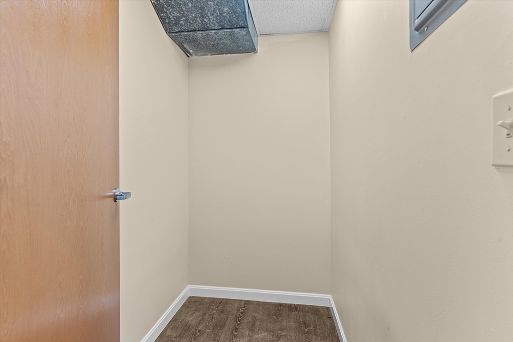 2 Bourbon Property Photo 14
